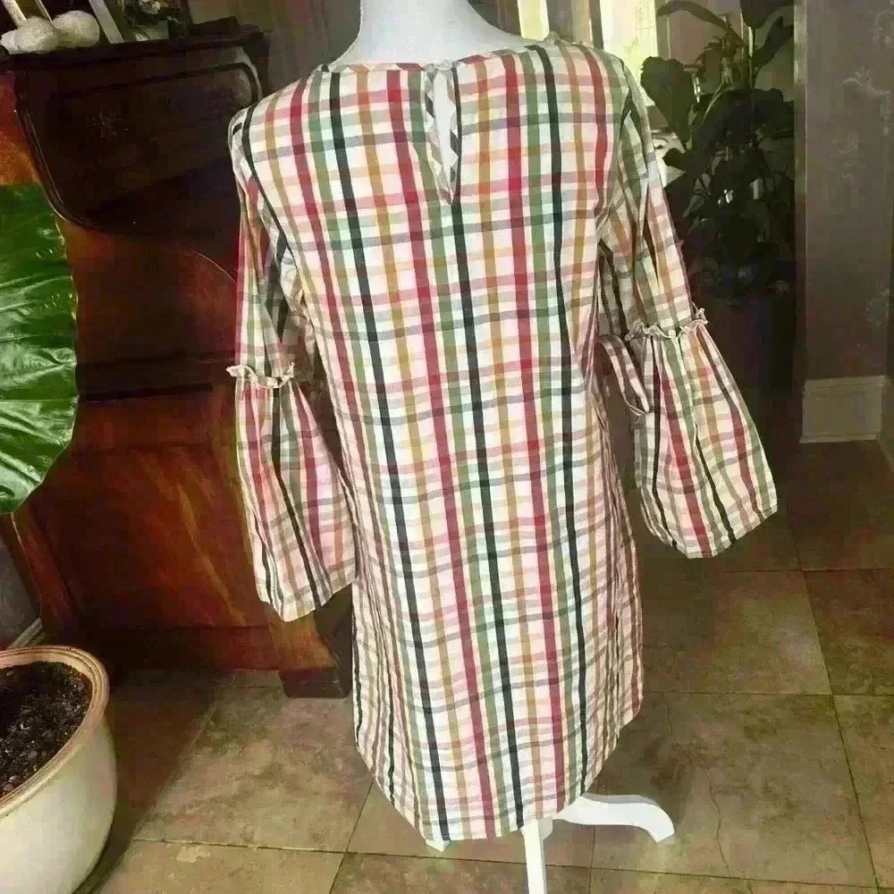 Crown and Ivy Ladies dress size Medium. Good condition. Flared sleeve. Boho vibe - Picture 6 of 9